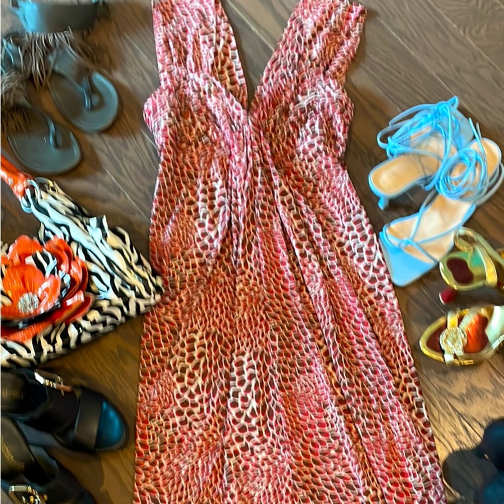 BCBG stunning Dress size small, New.